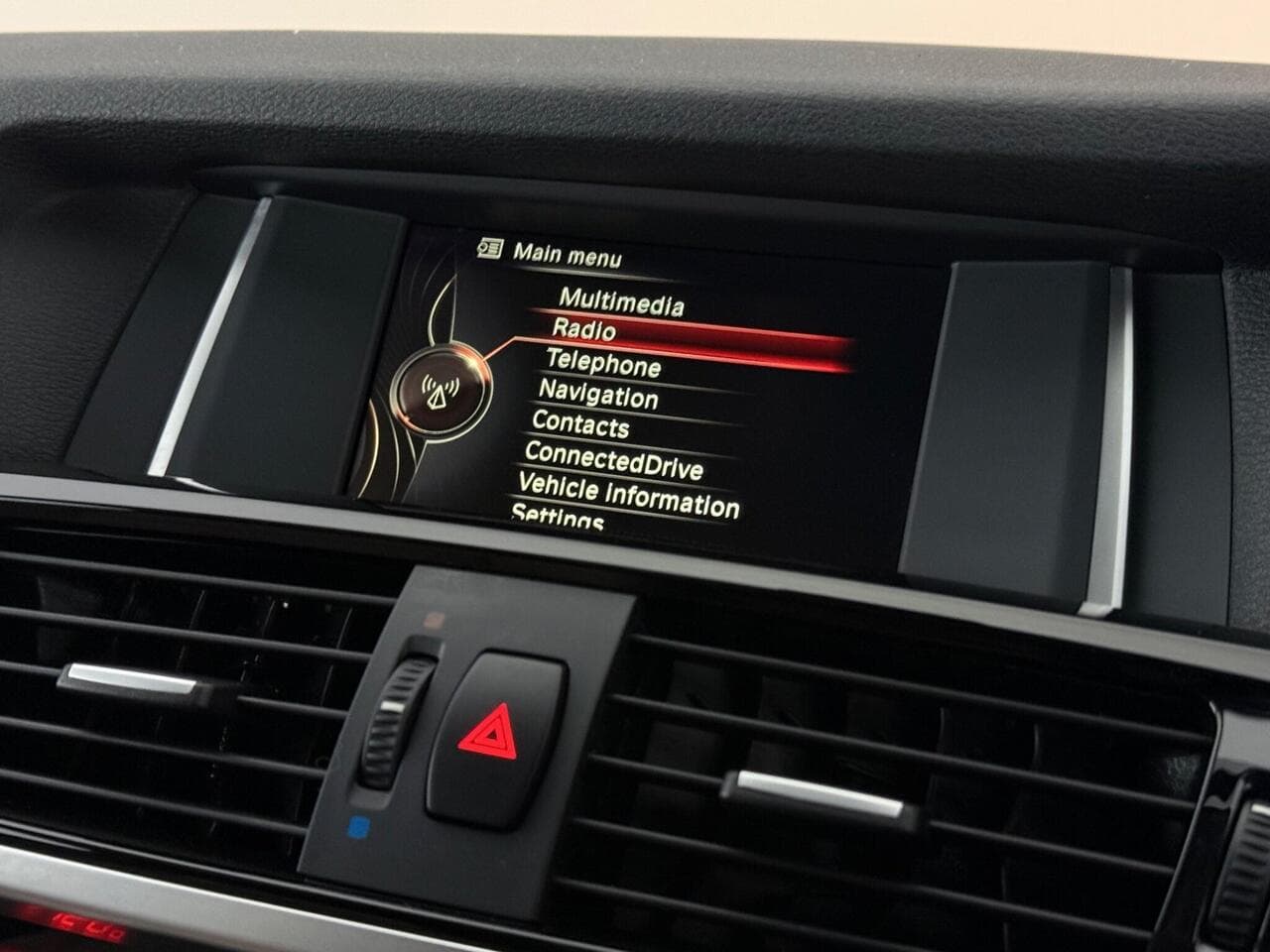 BMW X3 thumbnail Infotainment System