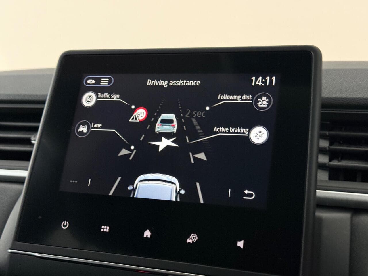 Renault Captur thumbnail Infotainment System