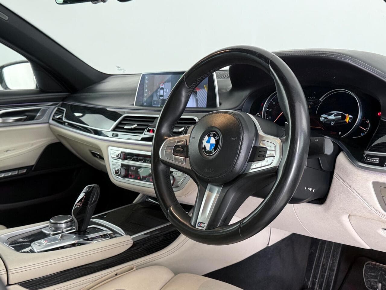 BMW 7 Series thumbnail Interior Front