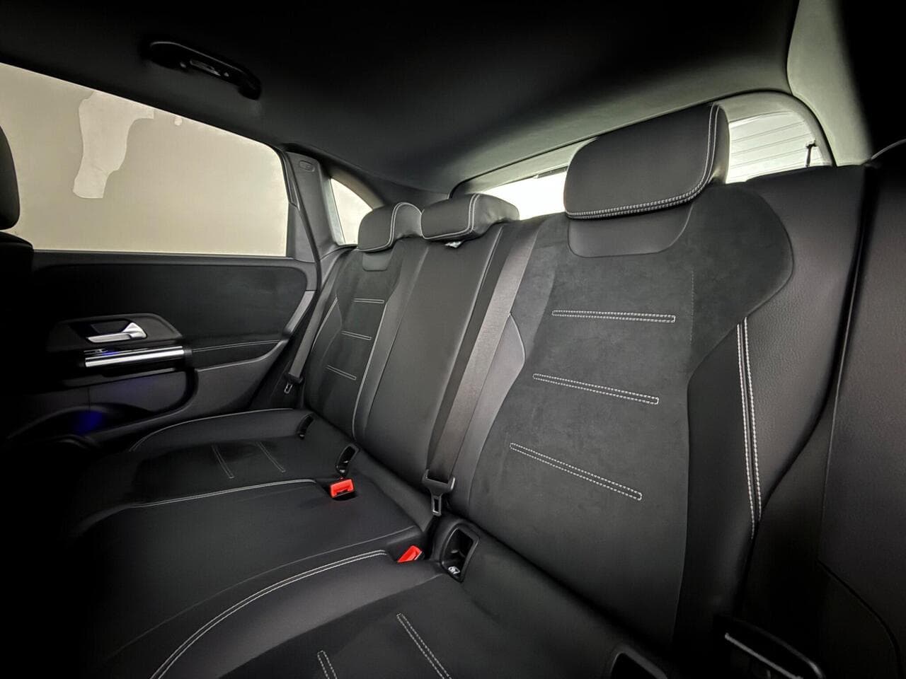 Mercedes-Benz B Class thumbnail Seats Rear