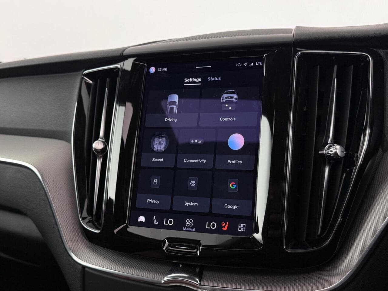 Volvo XC60 thumbnail Infotainment System
