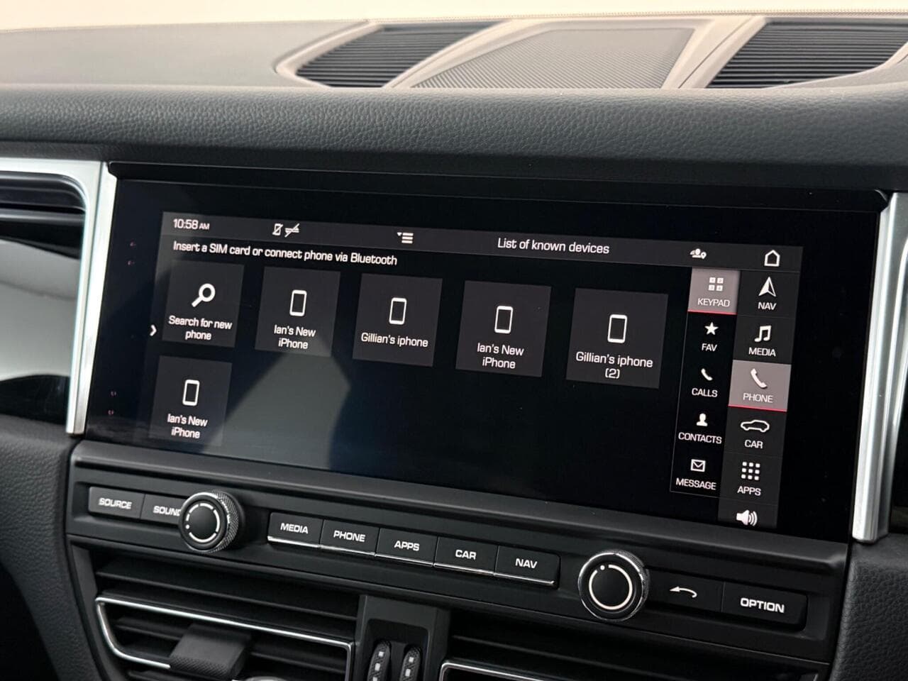 Porsche Macan thumbnail Infotainment System