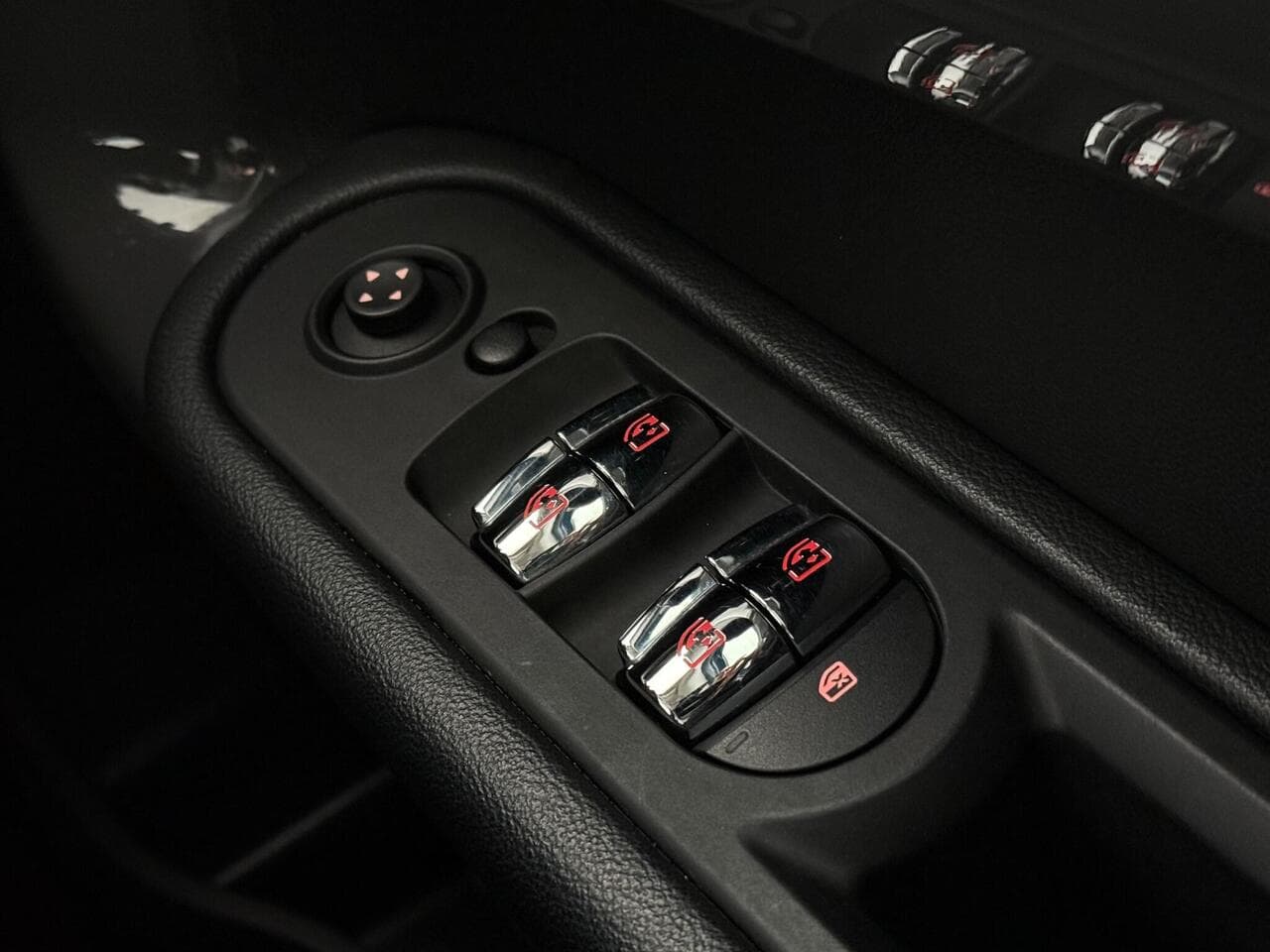 MINI Countryman thumbnail Misc Controls