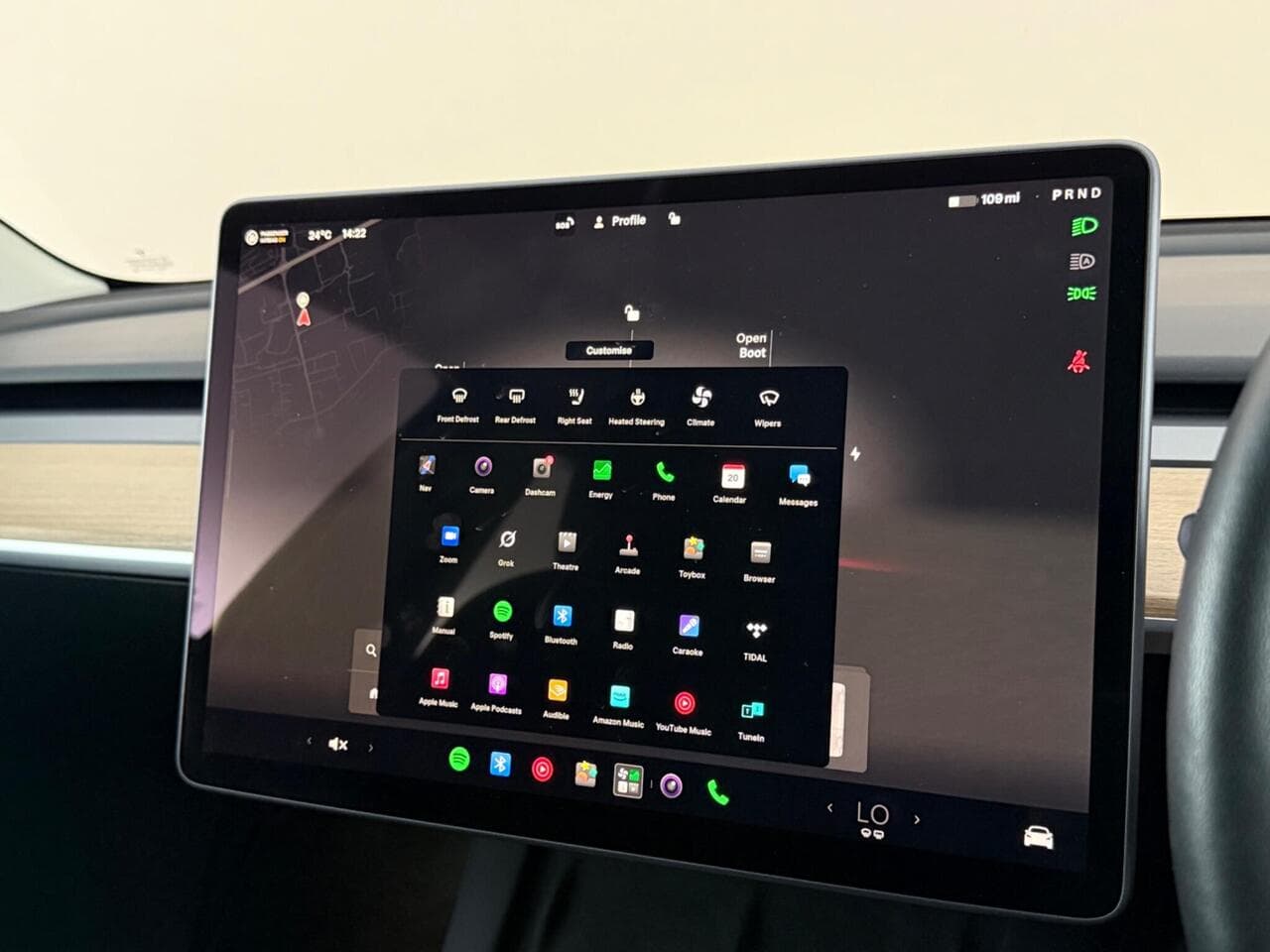 Tesla Model 3 thumbnail Infotainment System