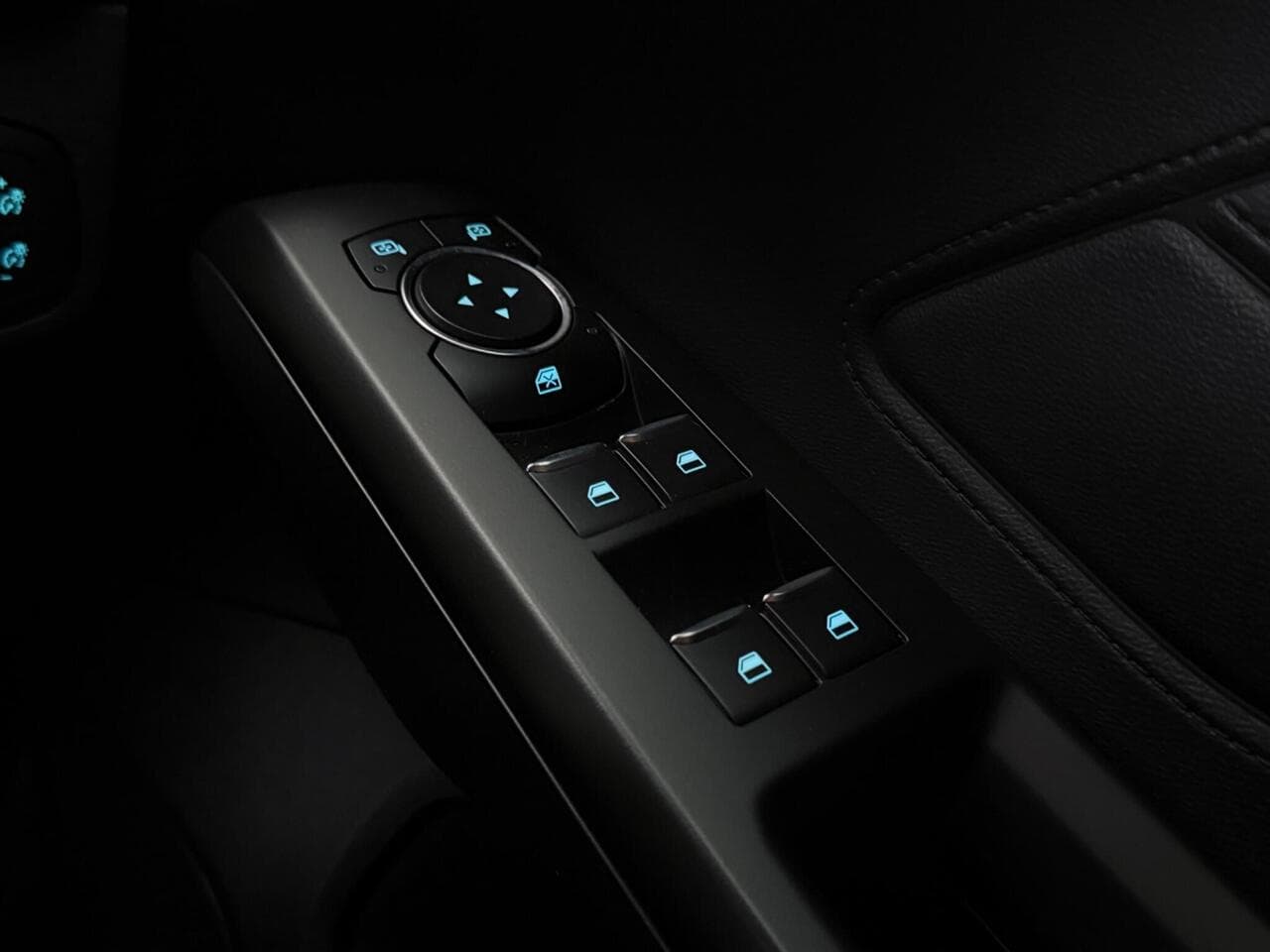 Ford Focus thumbnail Misc Controls