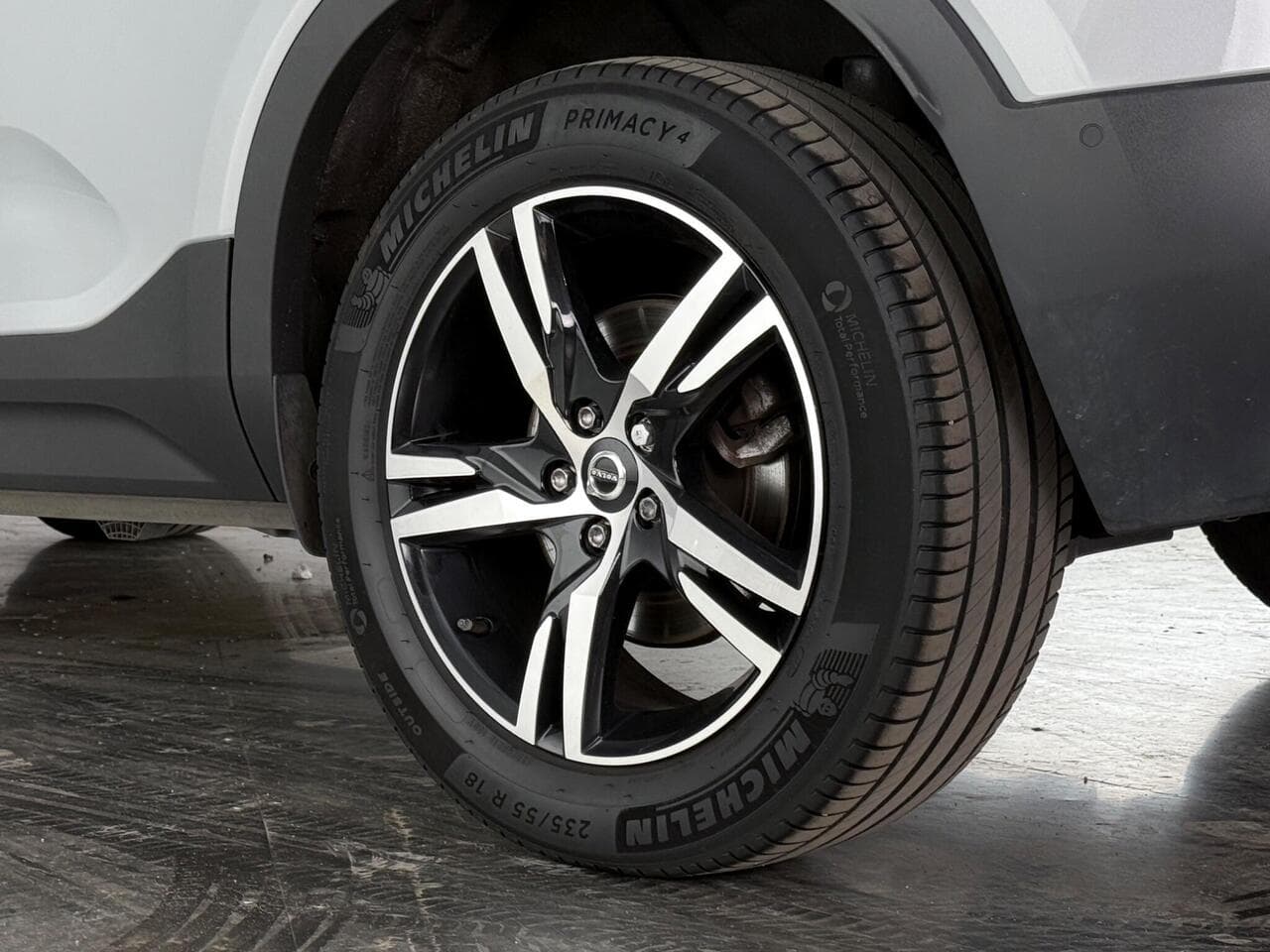 Volvo XC40 thumbnail Wheel