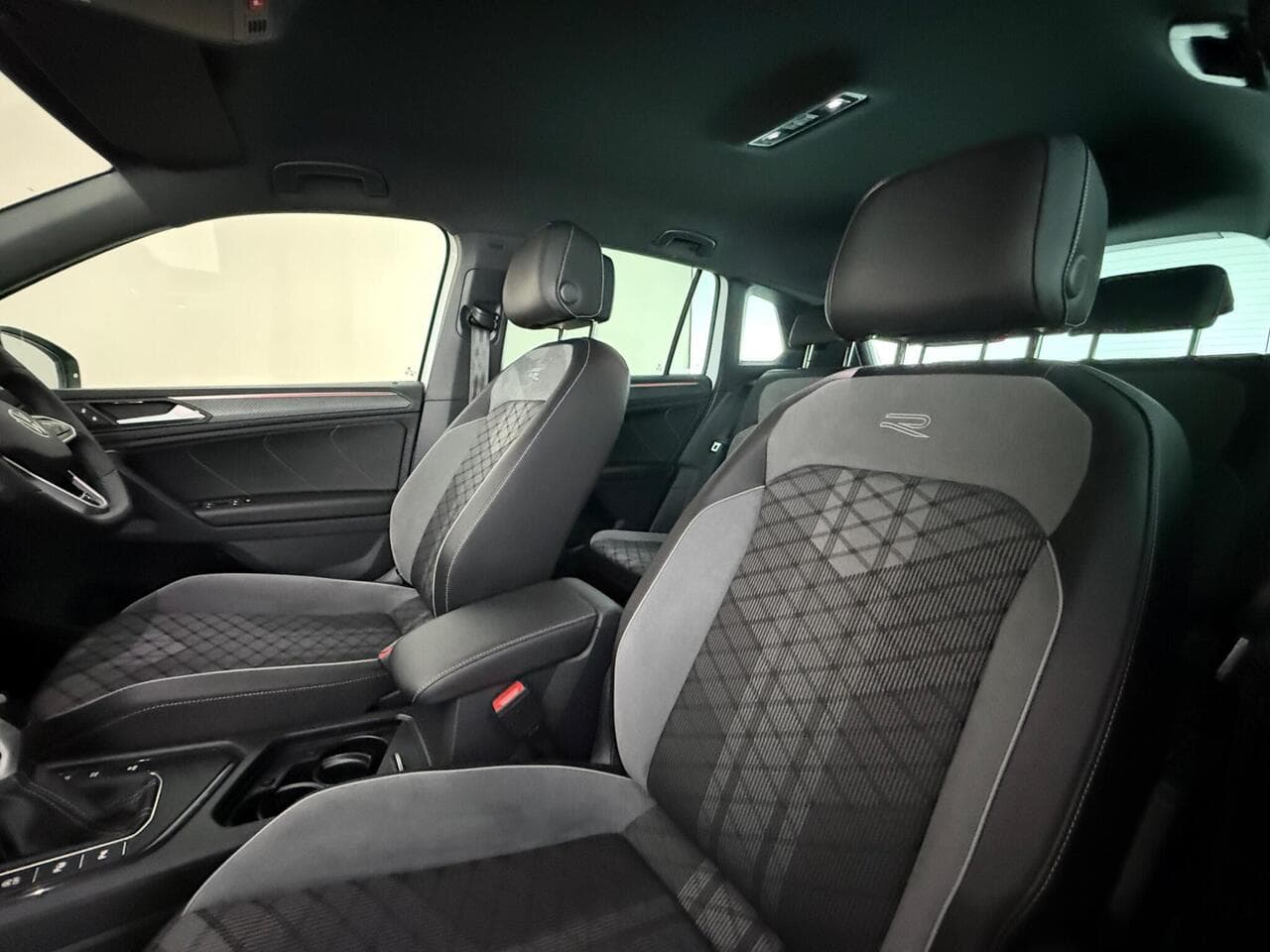 Volkswagen Tiguan thumbnail Seat Front Passenger