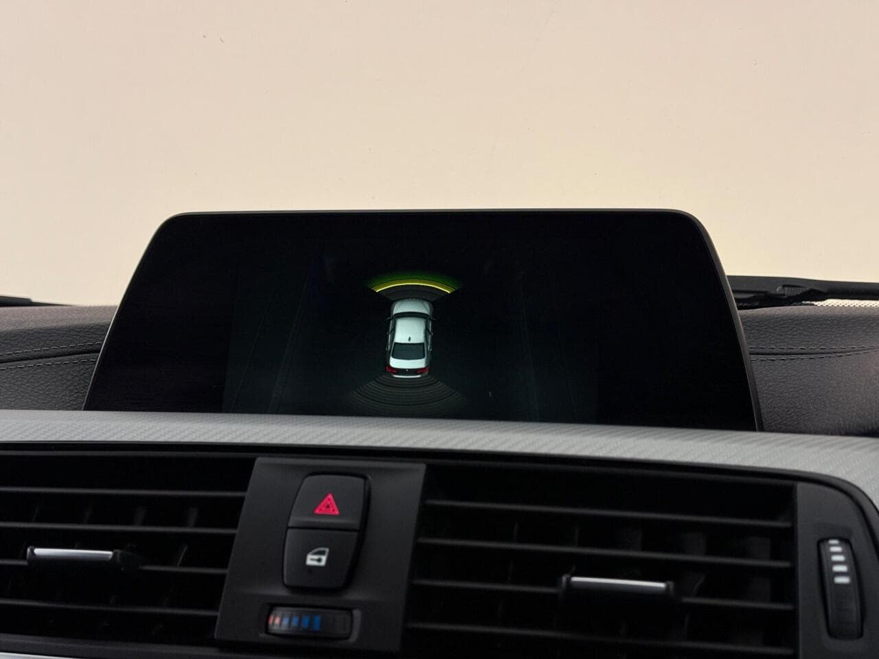 BMW 3 Series thumbnail Infotainment System
