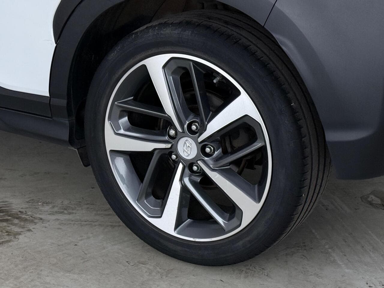 Hyundai KONA thumbnail Wheel