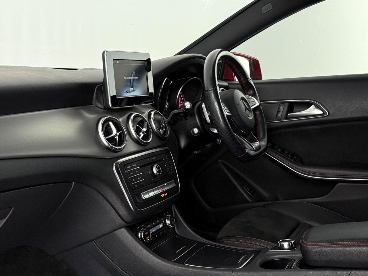 Mercedes-Benz CLA thumbnail Interior Front