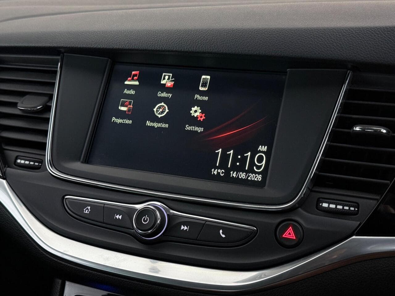 Vauxhall Astra thumbnail Infotainment System