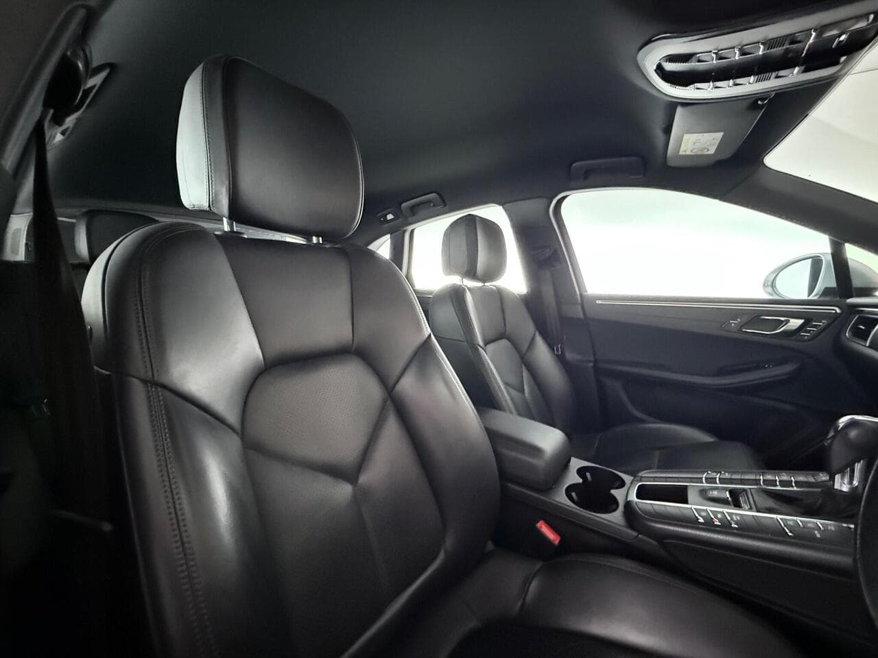 Porsche Macan thumbnail Seat Driver
