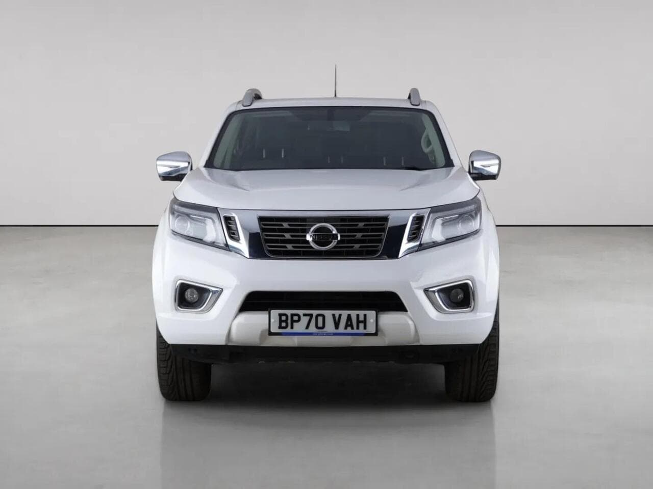 Nissan Navara thumbnail Front