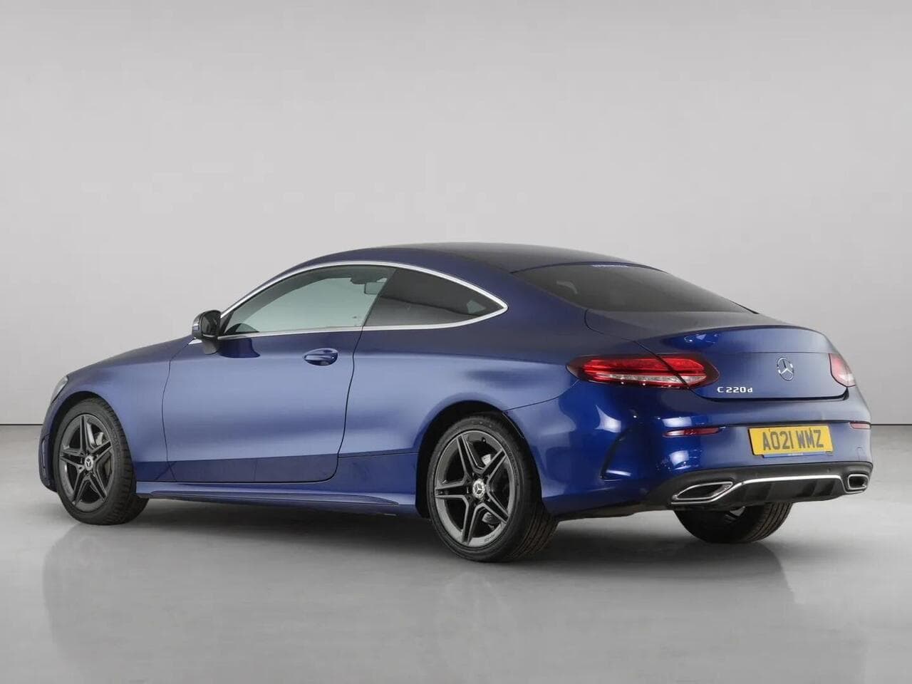 Mercedes-Benz C Class thumbnail Rear Left