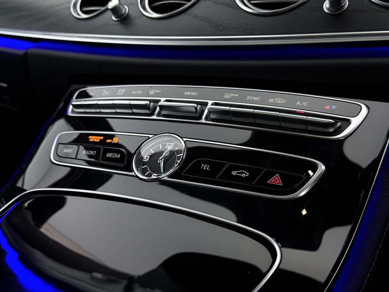 Mercedes-Benz E Class thumbnail Misc Controls