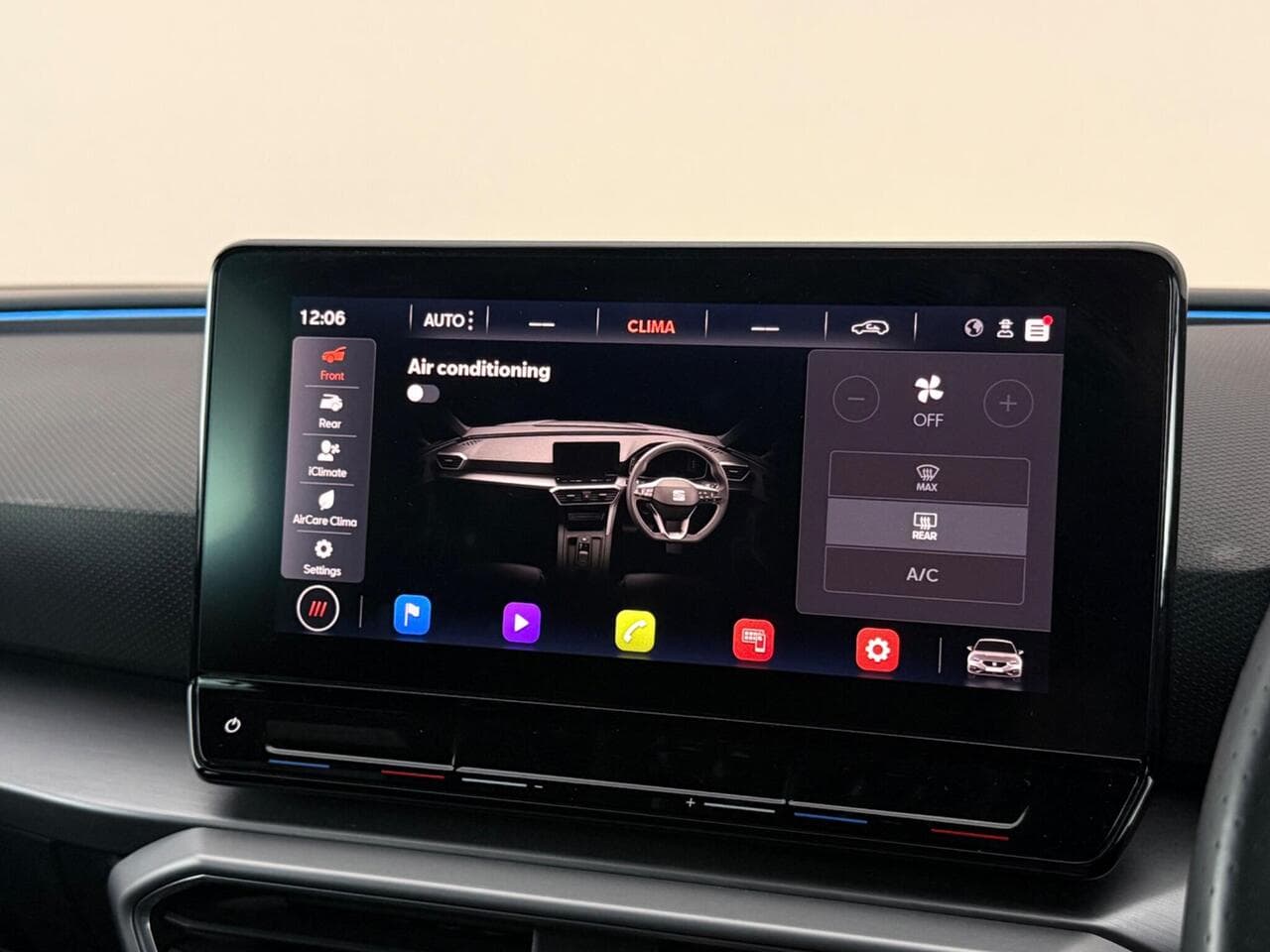 SEAT Leon thumbnail Infotainment System