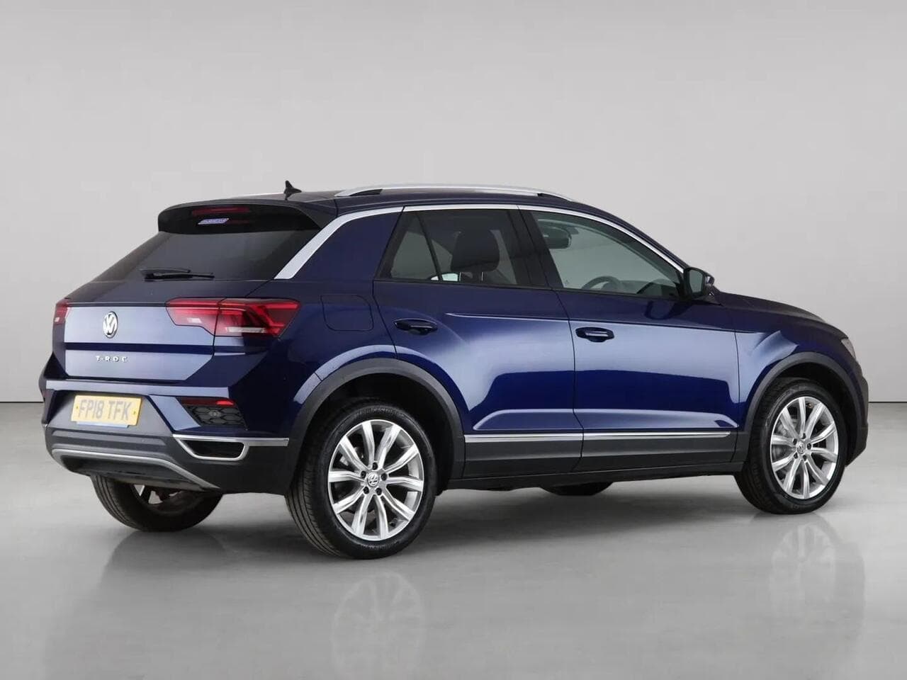 Volkswagen T-Roc thumbnail Rear Right