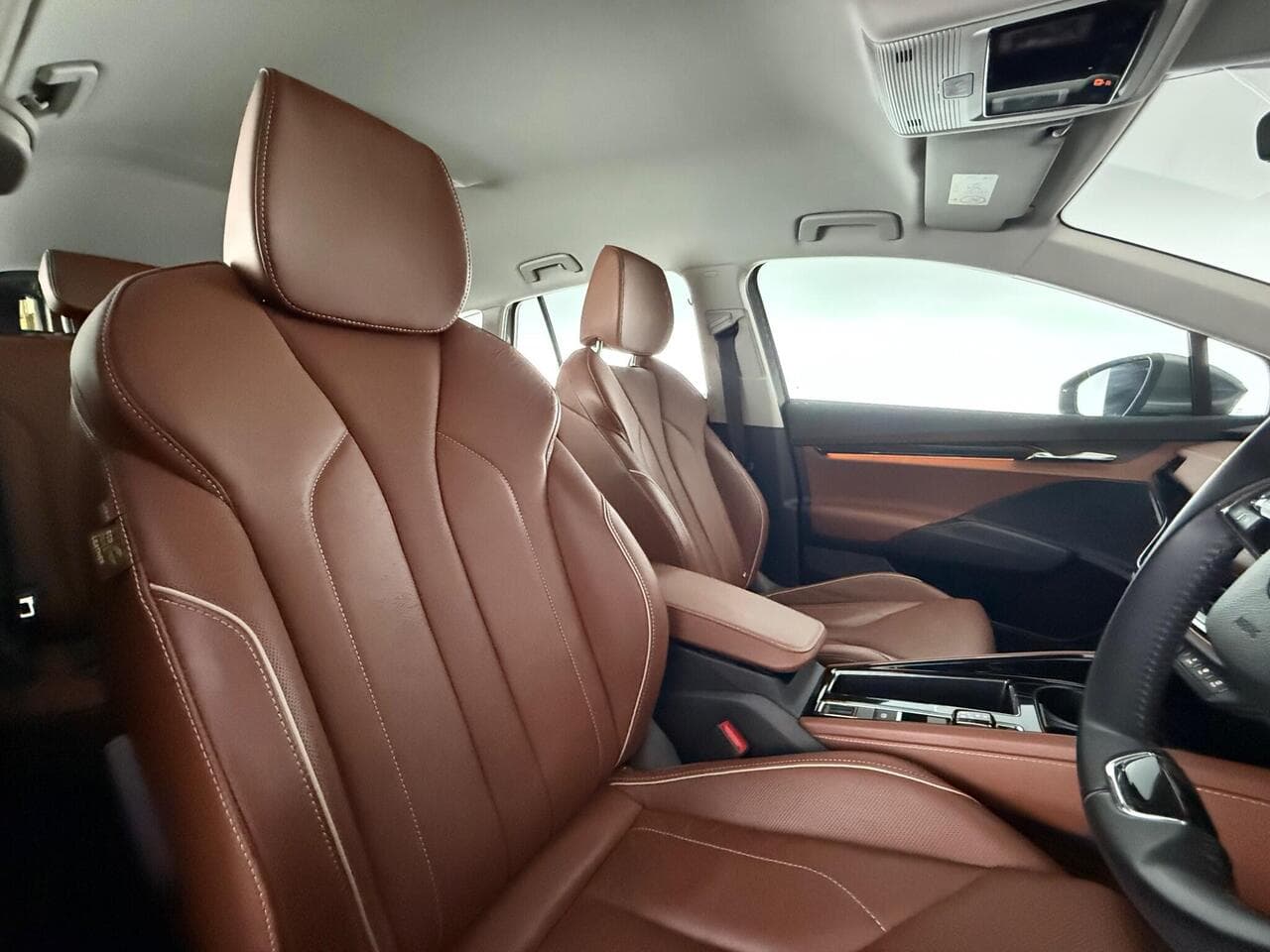 Skoda Enyaq thumbnail Seat Driver