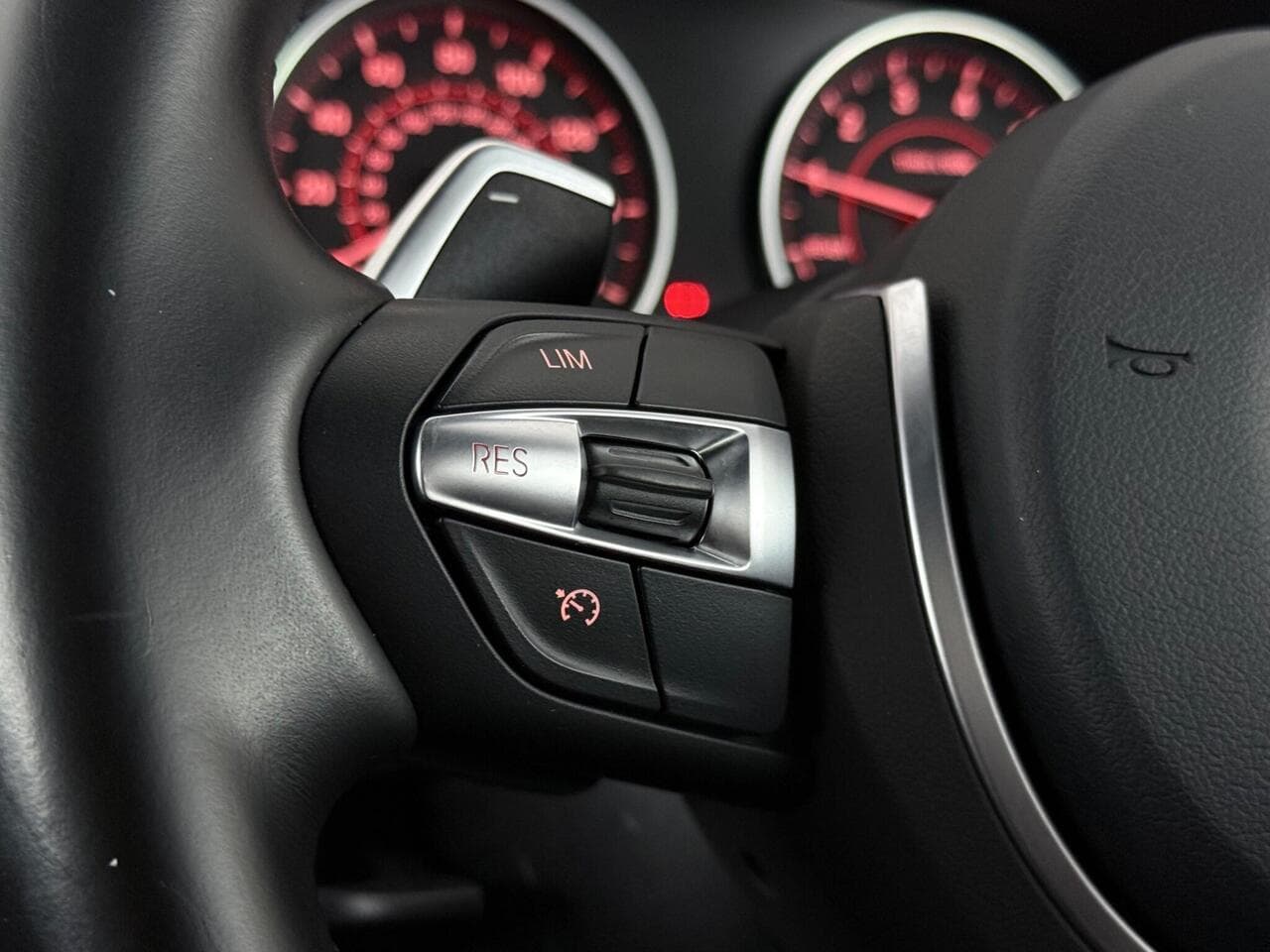 BMW 4 Series Gran Coupe thumbnail Misc Controls