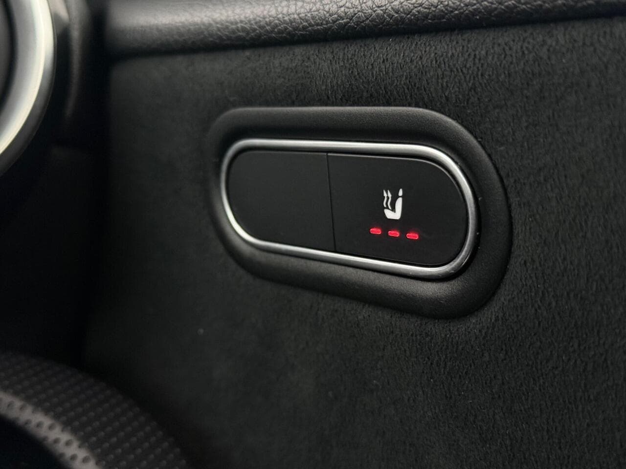 Mercedes-Benz A Class thumbnail Misc Controls