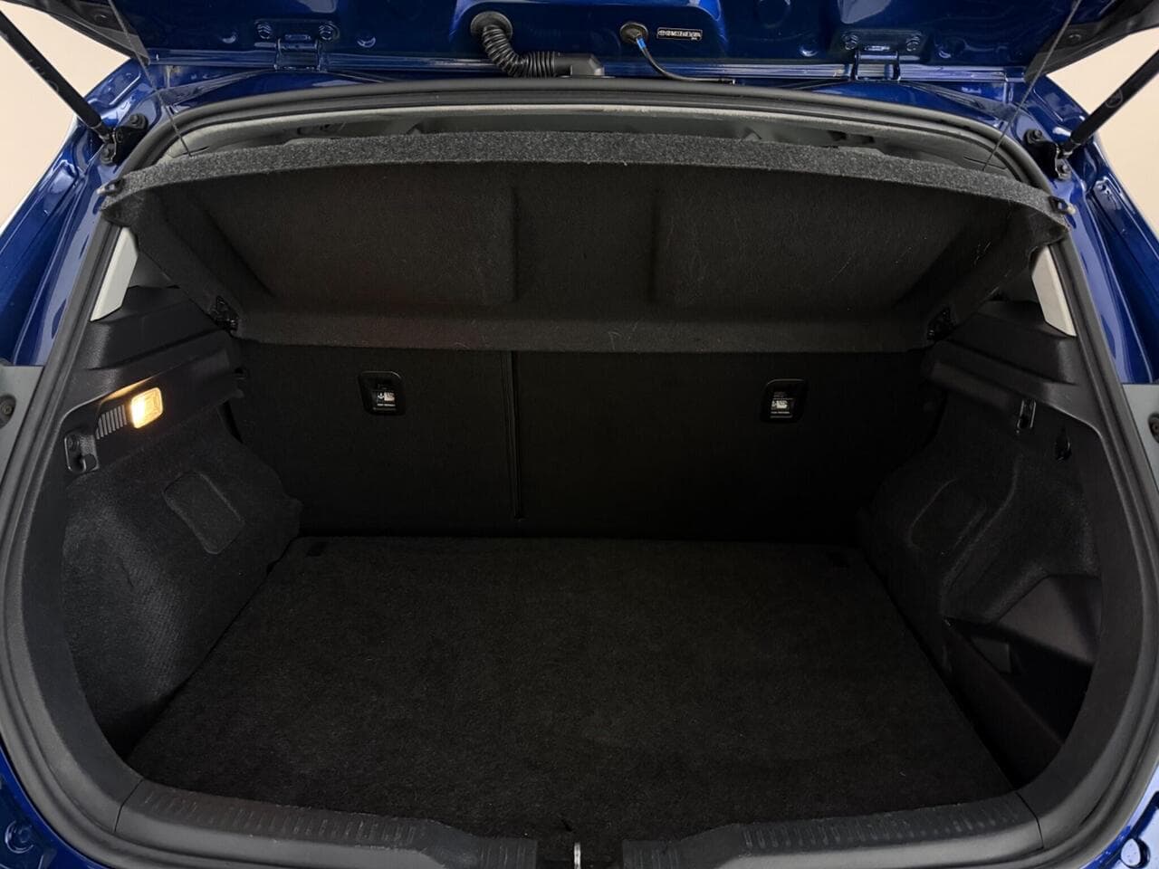 Toyota Auris thumbnail Boot