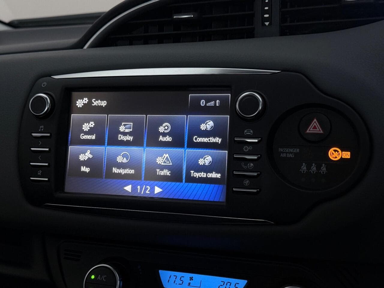 Toyota Yaris thumbnail Infotainment System