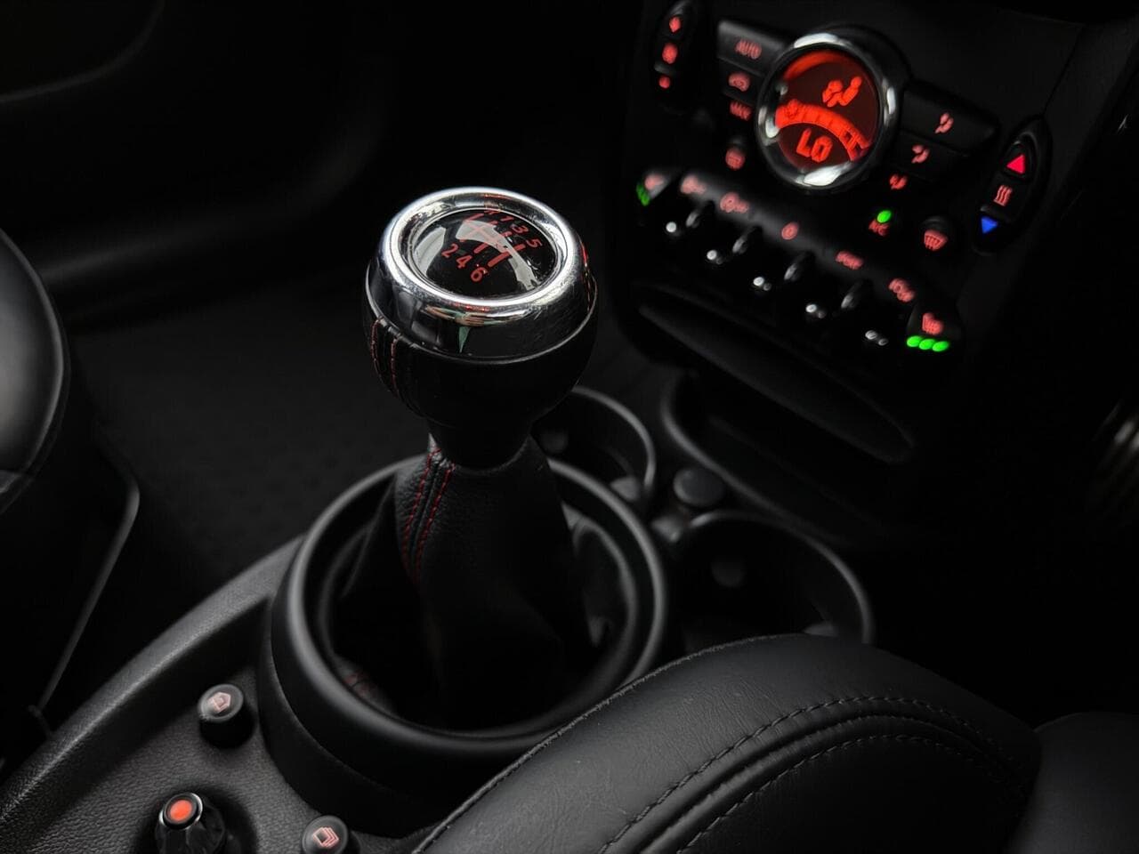 MINI Paceman thumbnail Interior Front
