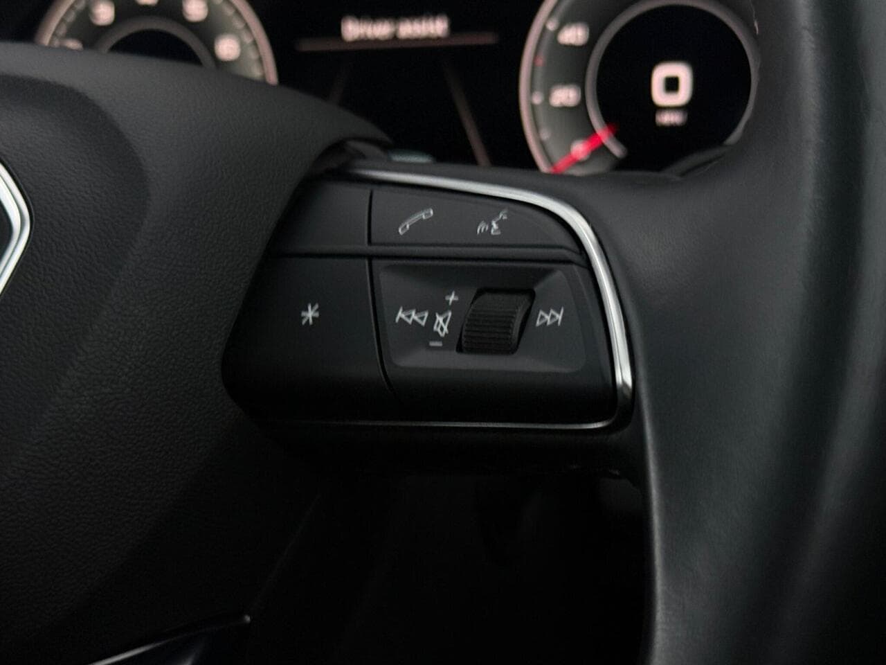 Audi Q5 thumbnail Misc Controls