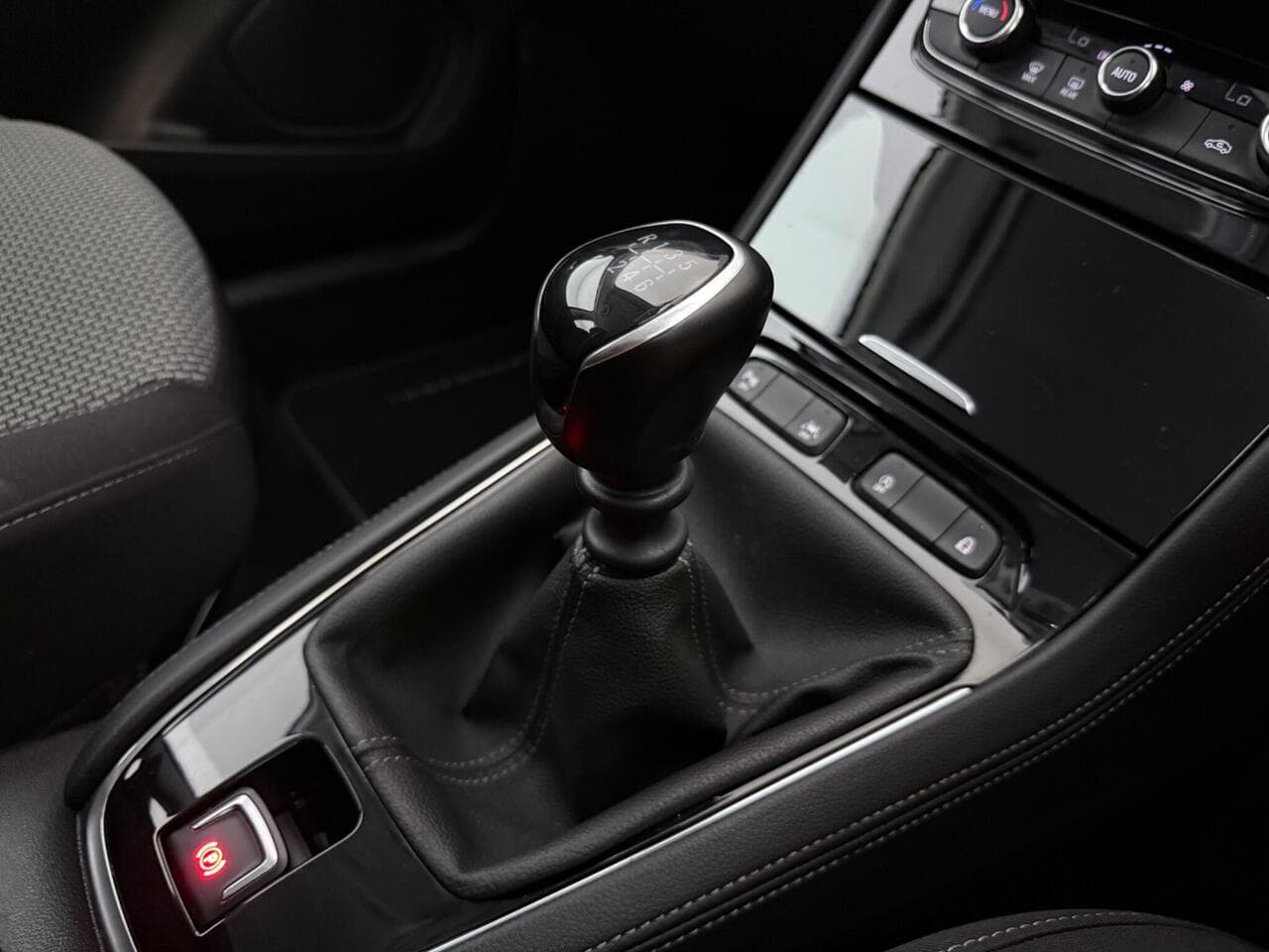 Vauxhall Grandland thumbnail Interior Front