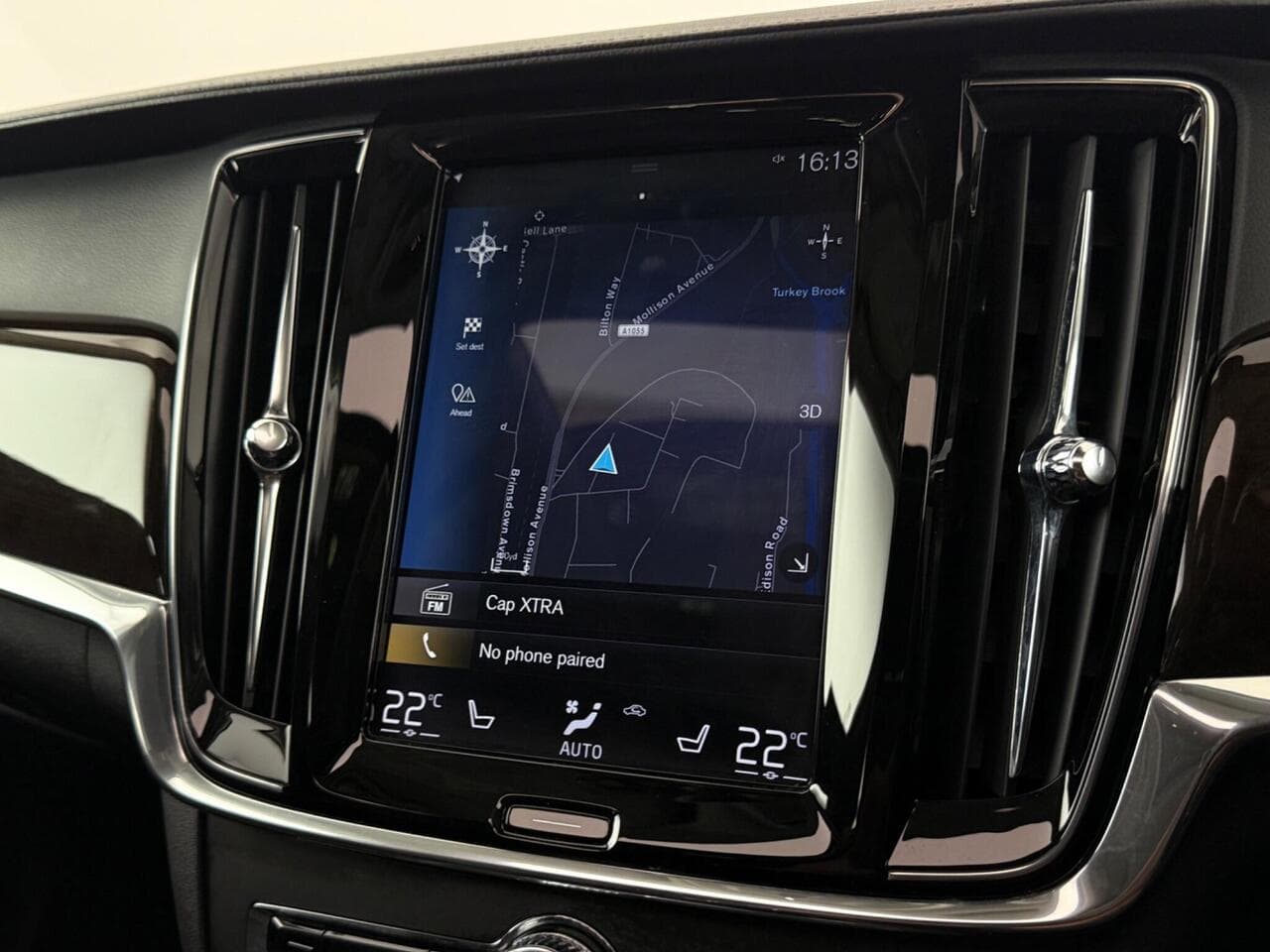 Volvo V90 thumbnail Infotainment System