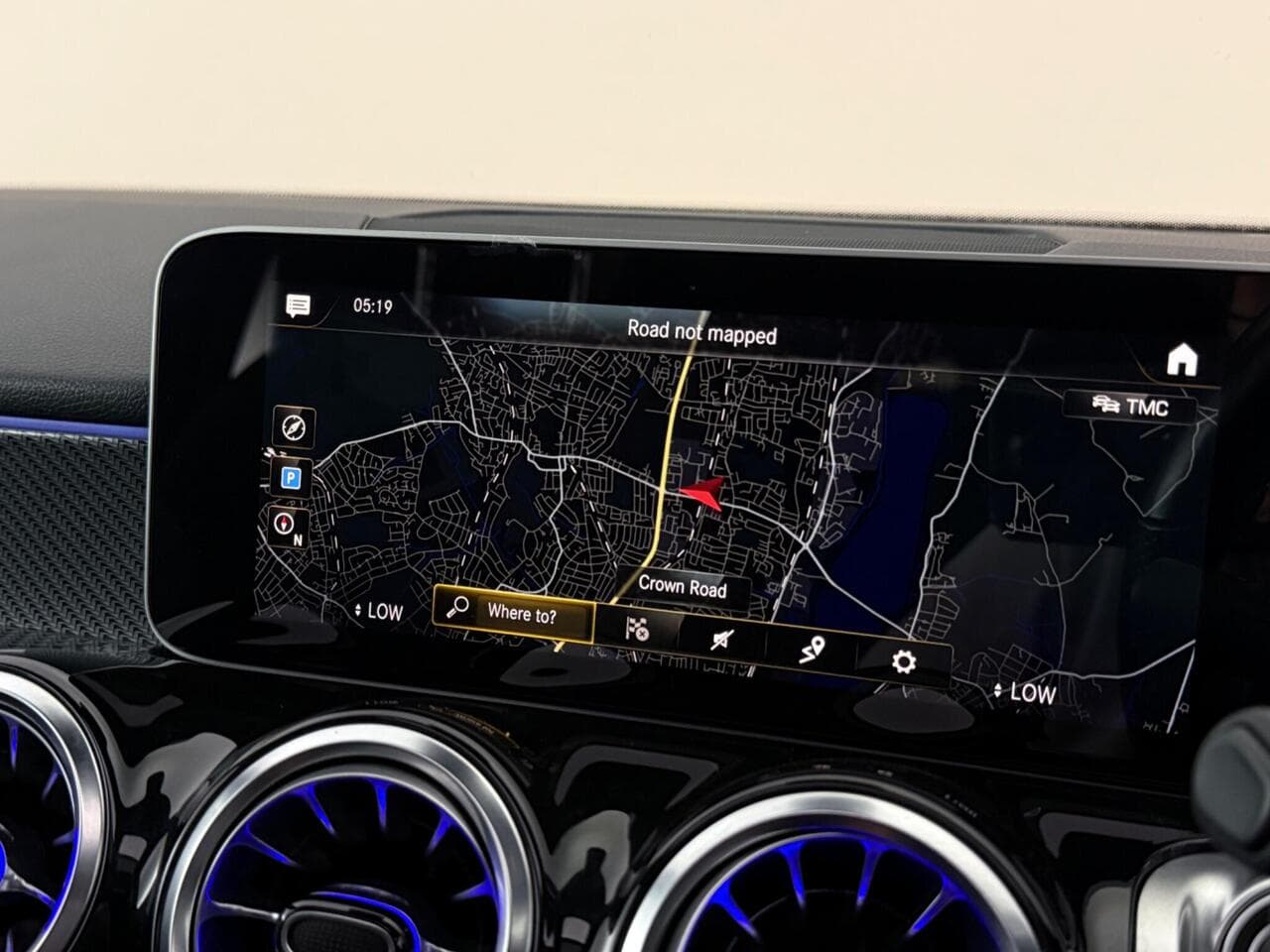 Mercedes-Benz GLB thumbnail Infotainment System