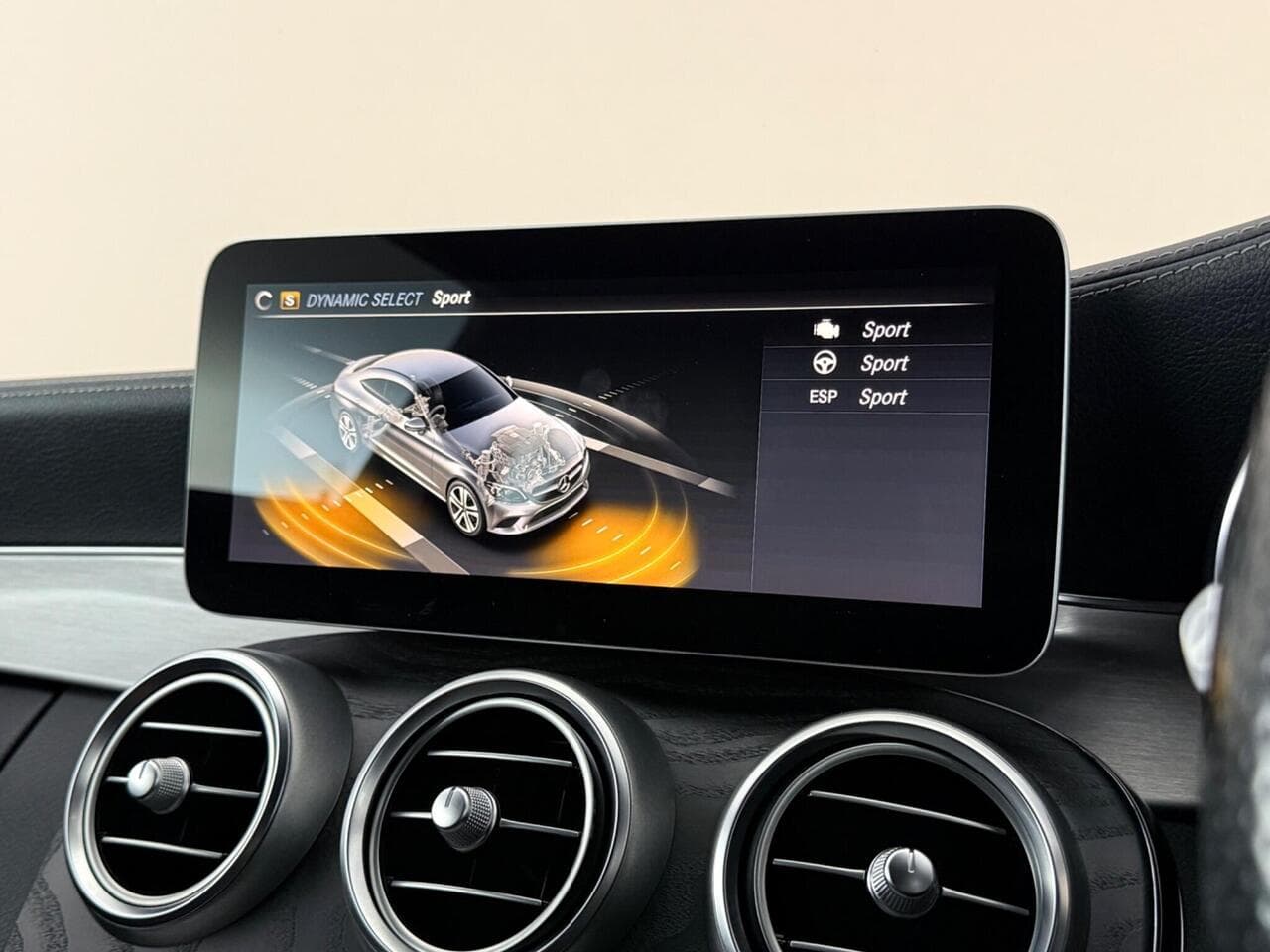 Mercedes-Benz C Class thumbnail Infotainment System