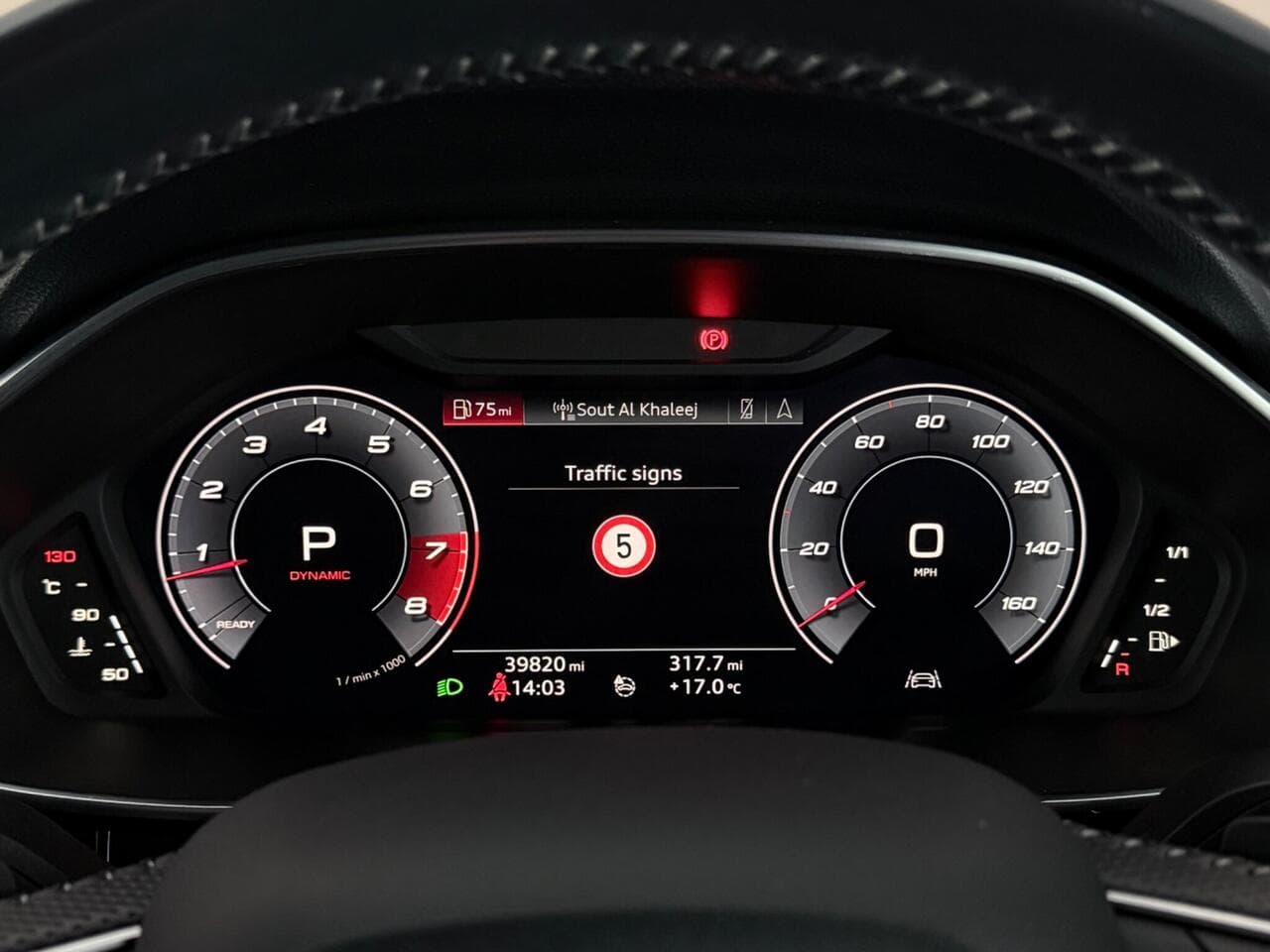 Audi Q3 thumbnail Driver Instruments