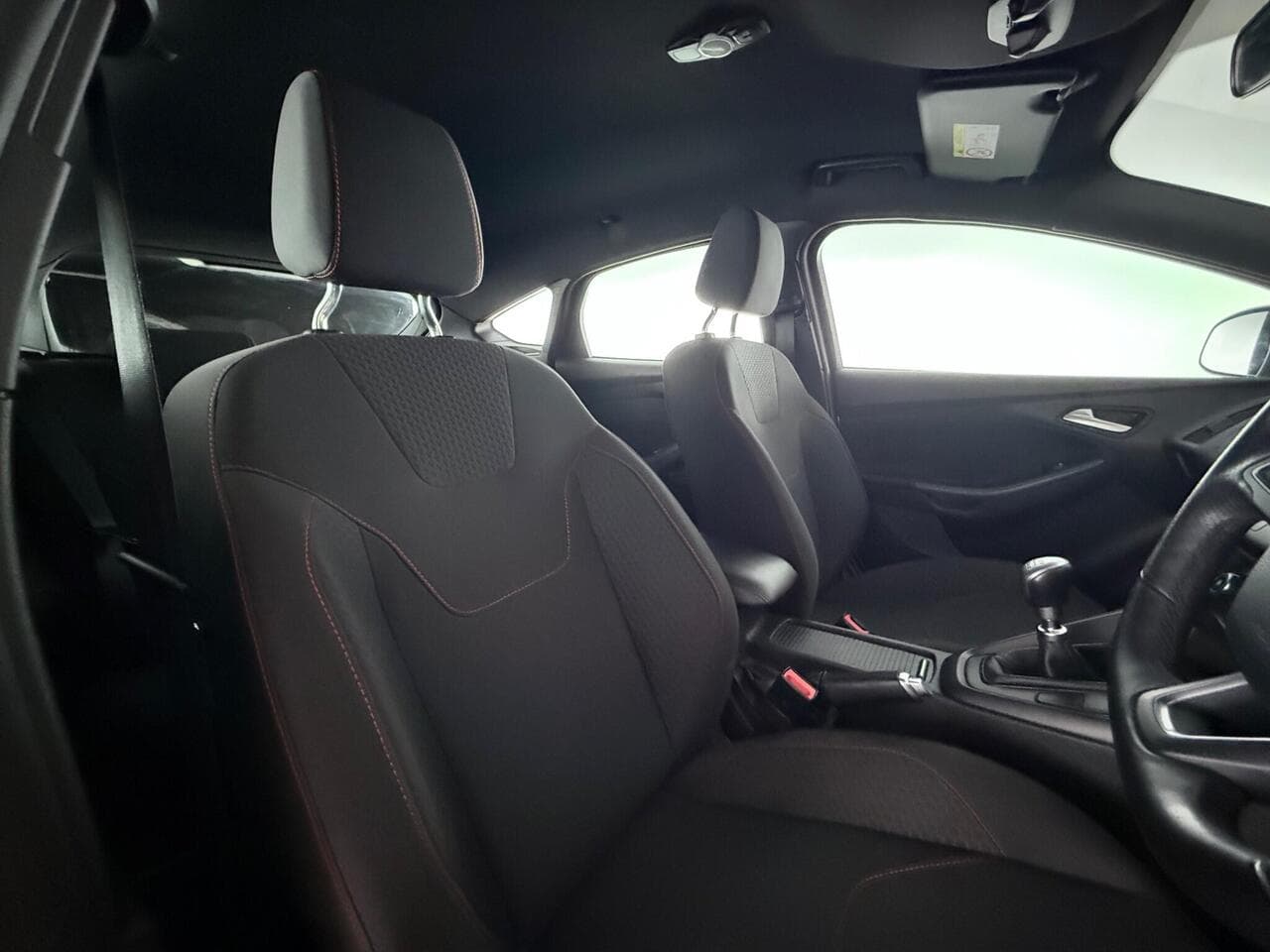 Ford Focus thumbnail Seat Driver