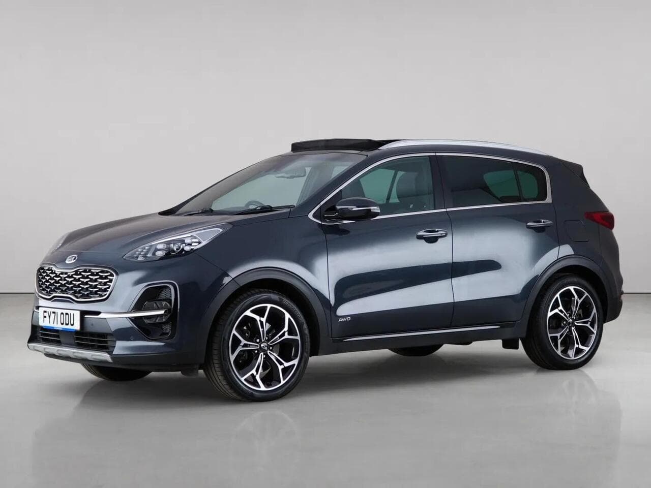 Kia Sportage thumbnail Front Left