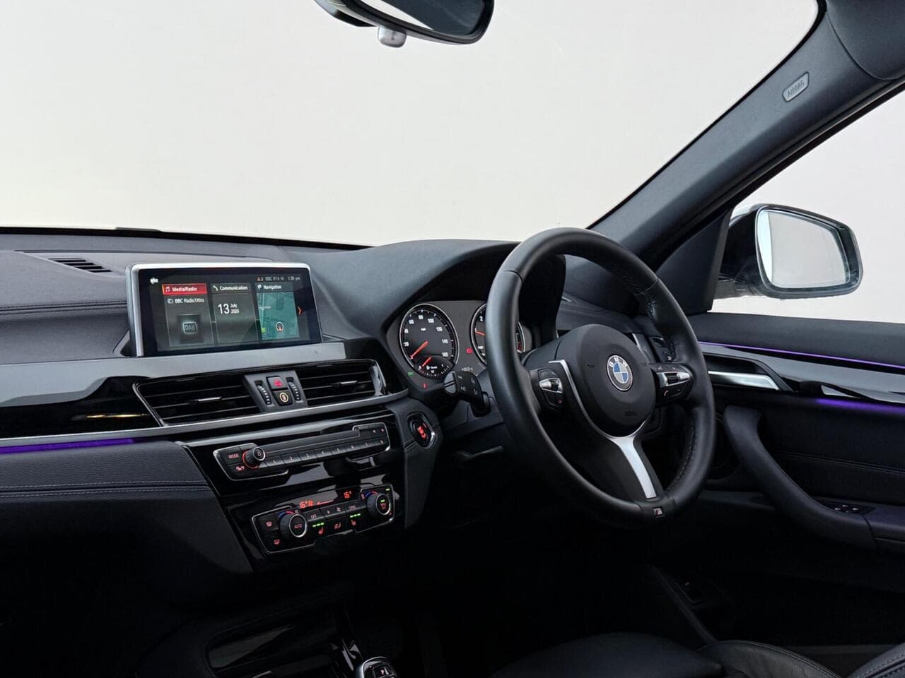 BMW X1 thumbnail Interior Front