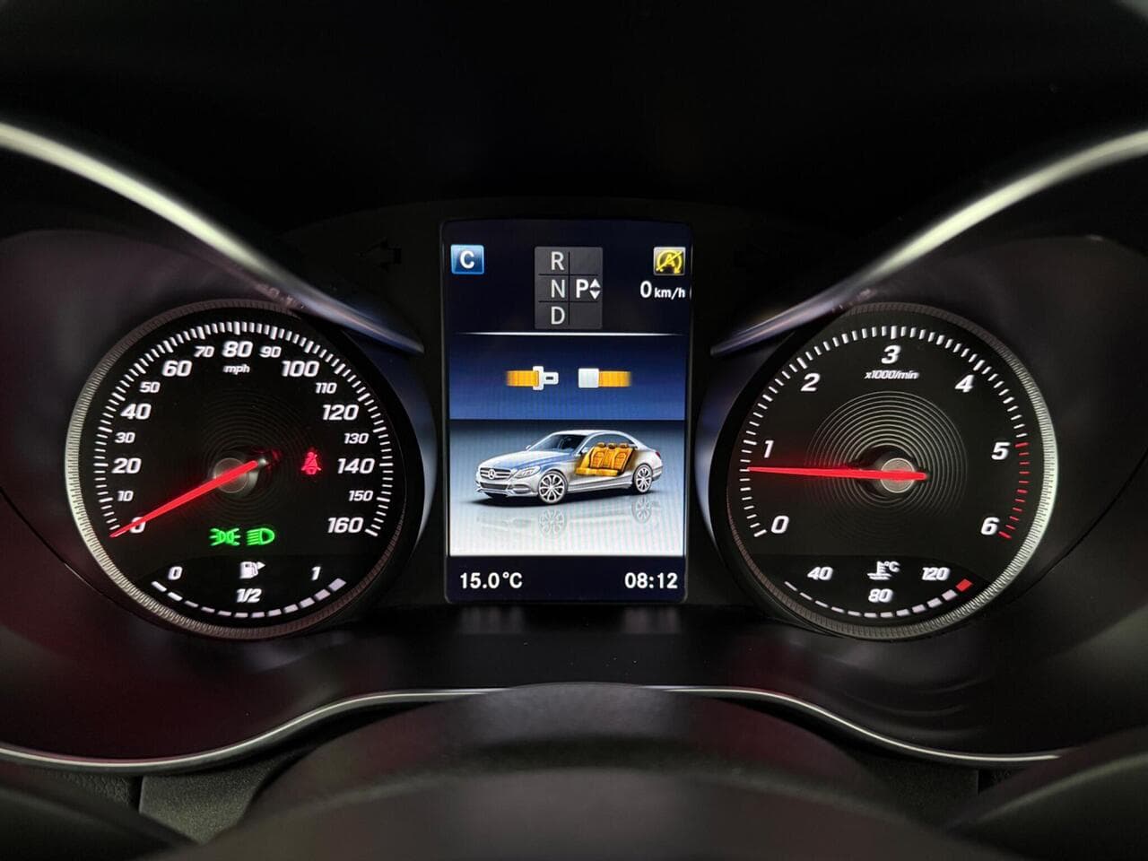 Mercedes-Benz C Class thumbnail Driver Instruments