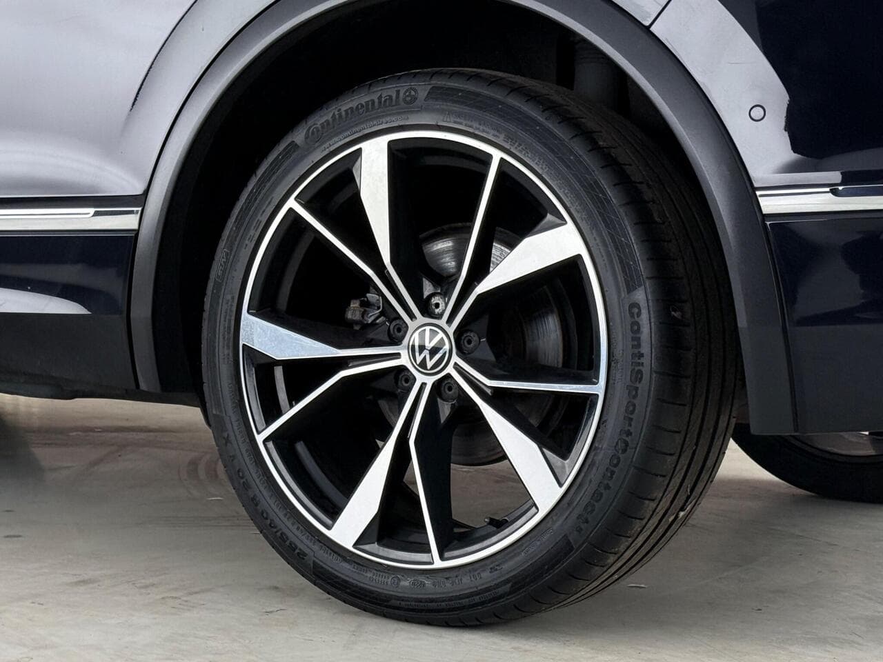 Volkswagen Tiguan thumbnail Wheel
