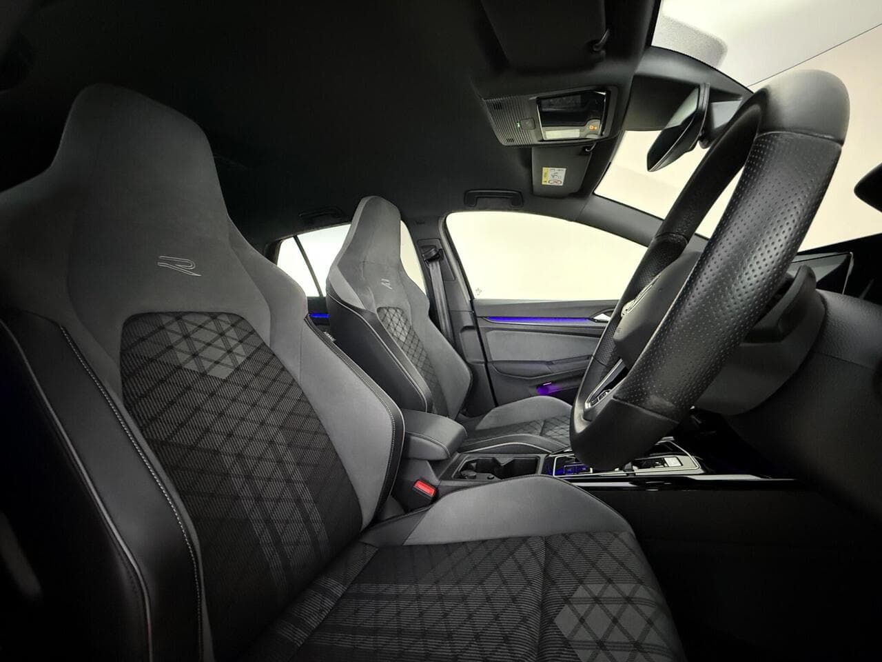 Volkswagen Golf thumbnail Seat Driver