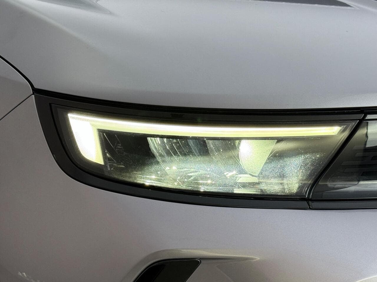 Vauxhall Mokka thumbnail Lights Front