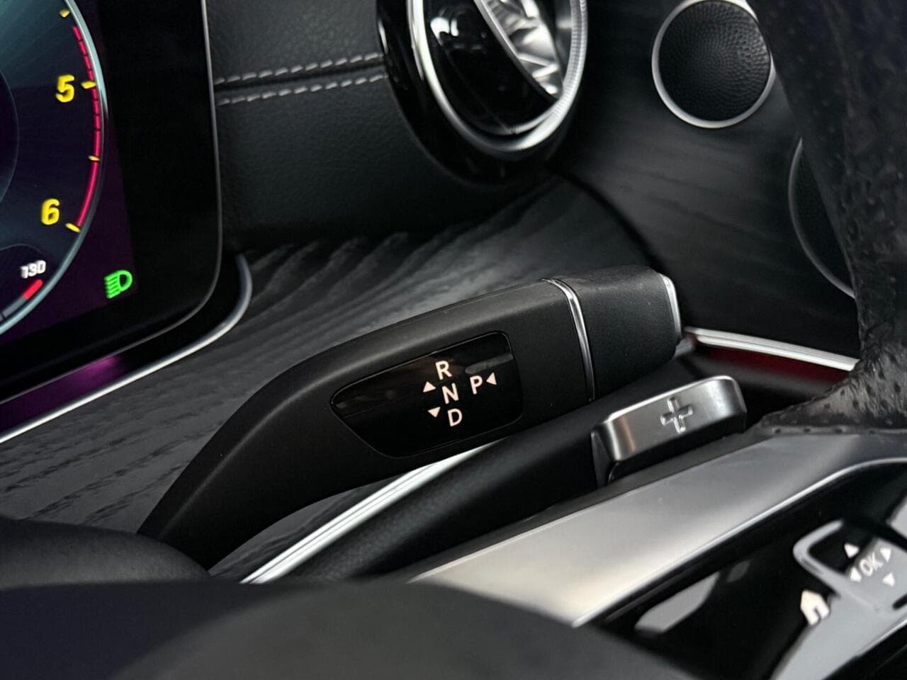 Mercedes-Benz E Class thumbnail Misc Controls
