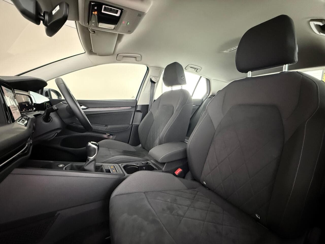 Volkswagen Golf thumbnail Seat Front Passenger