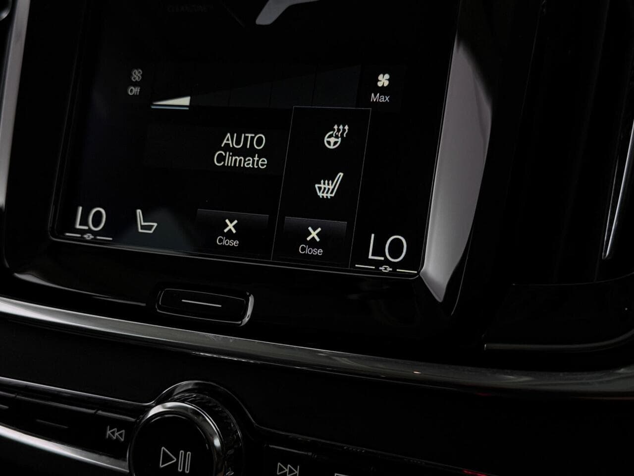 Volvo V90 thumbnail Infotainment System