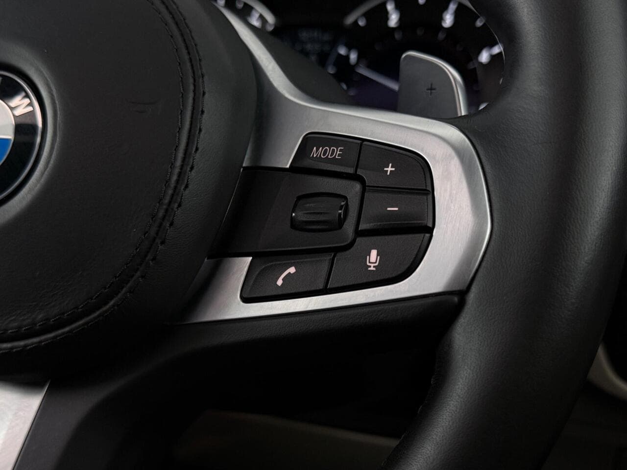 BMW X4 thumbnail Misc Controls