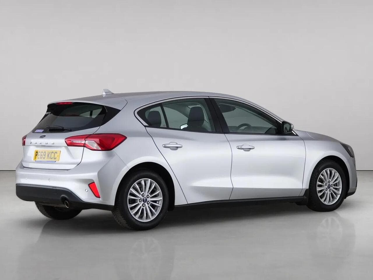 Ford Focus thumbnail Rear Right