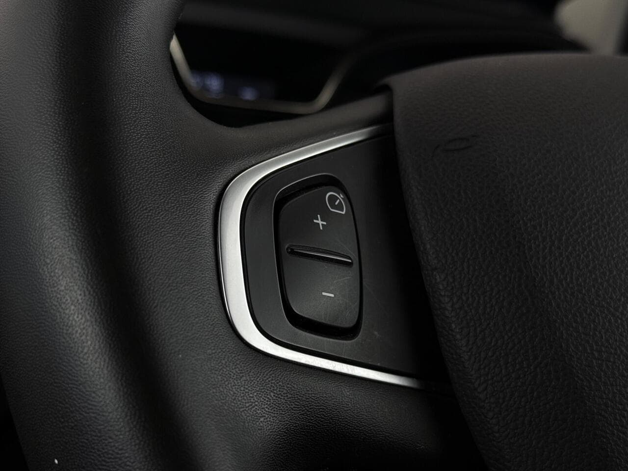 Renault Captur thumbnail Misc Controls