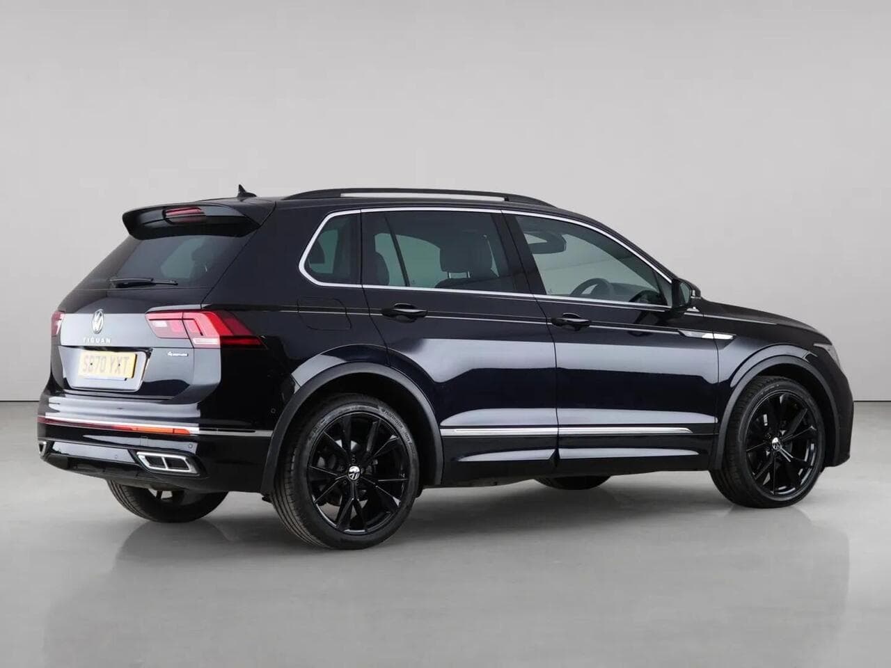 Volkswagen Tiguan thumbnail Rear Right