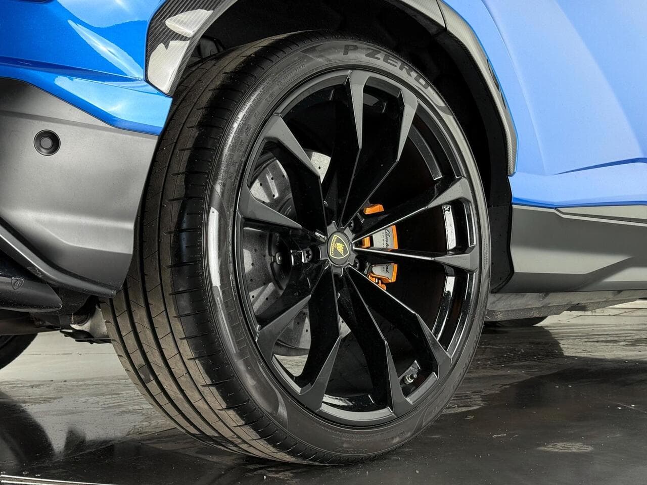 Lamborghini Urus thumbnail Wheel