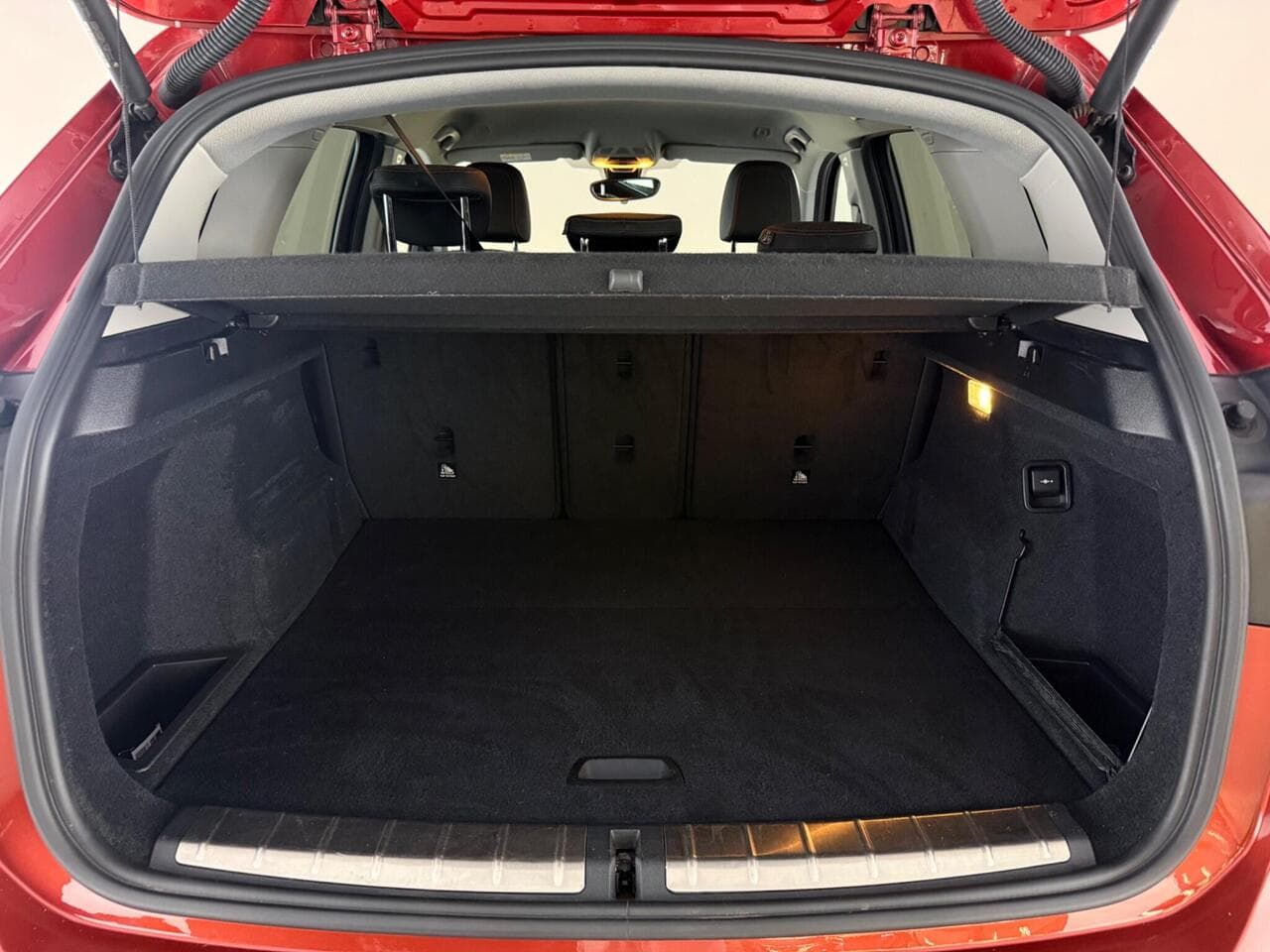 BMW X1 thumbnail Boot