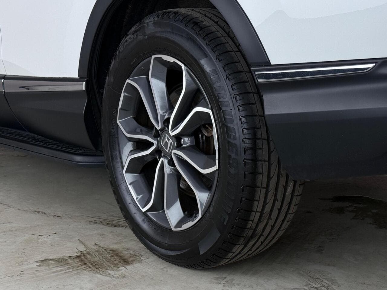 Honda CR-V thumbnail Wheel